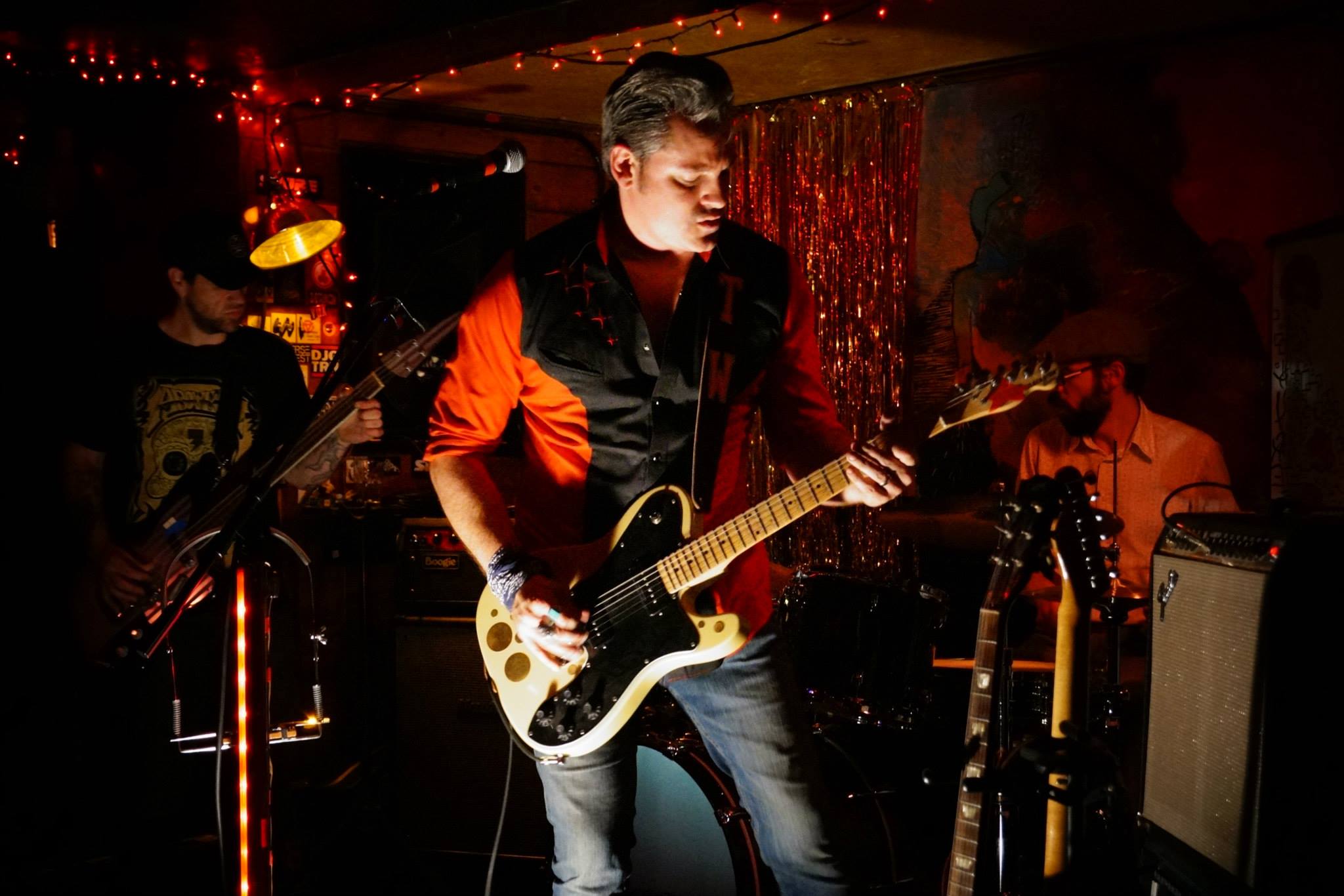 Shot live at the Eighth Street Taproom on 2015-05-21